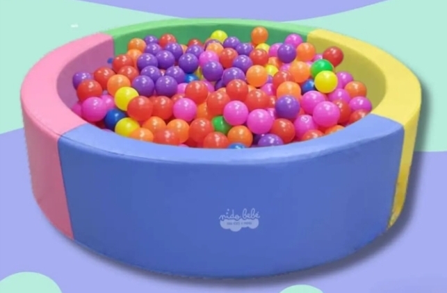 Piscina de pelota mediana